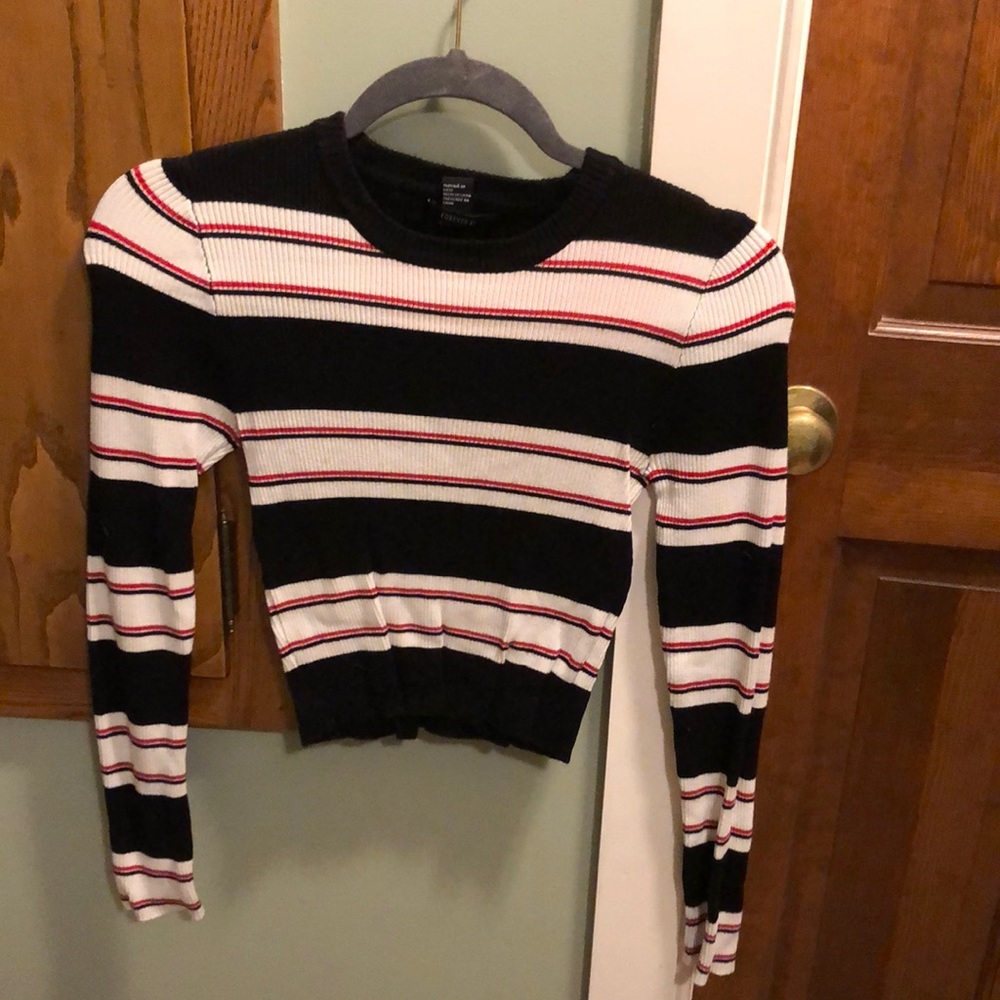 Long sleeve crop top